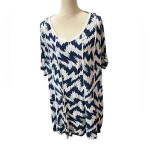 Plus Sz Avenue Womens Tunic Size 22/24 White & Blue Short Sleeve Top